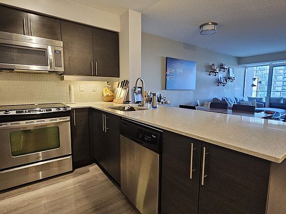 3rd image of 125 Western Battery Rd #1709