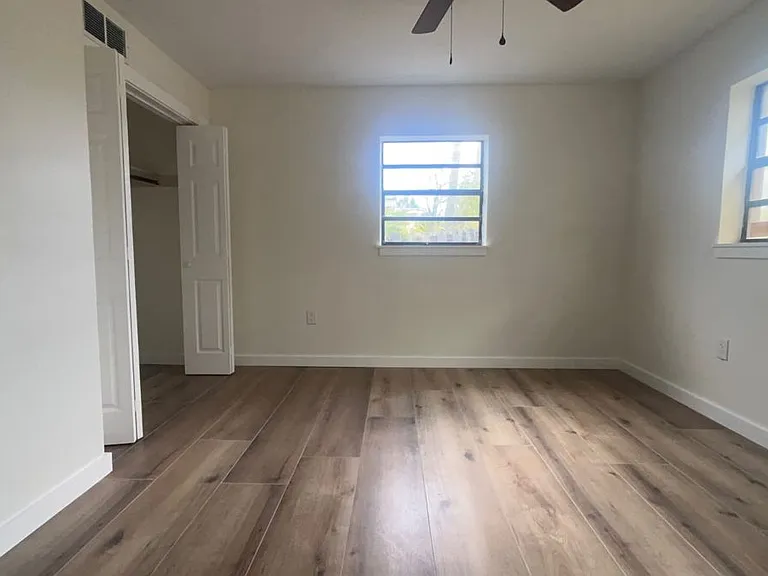 329 W Arlington St — Photo 28