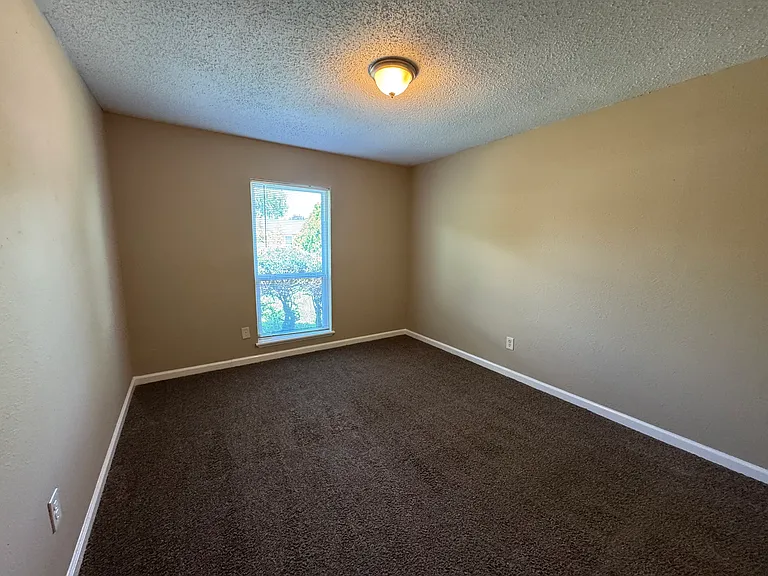 17519 Poppy Trails Ln — Photo 9