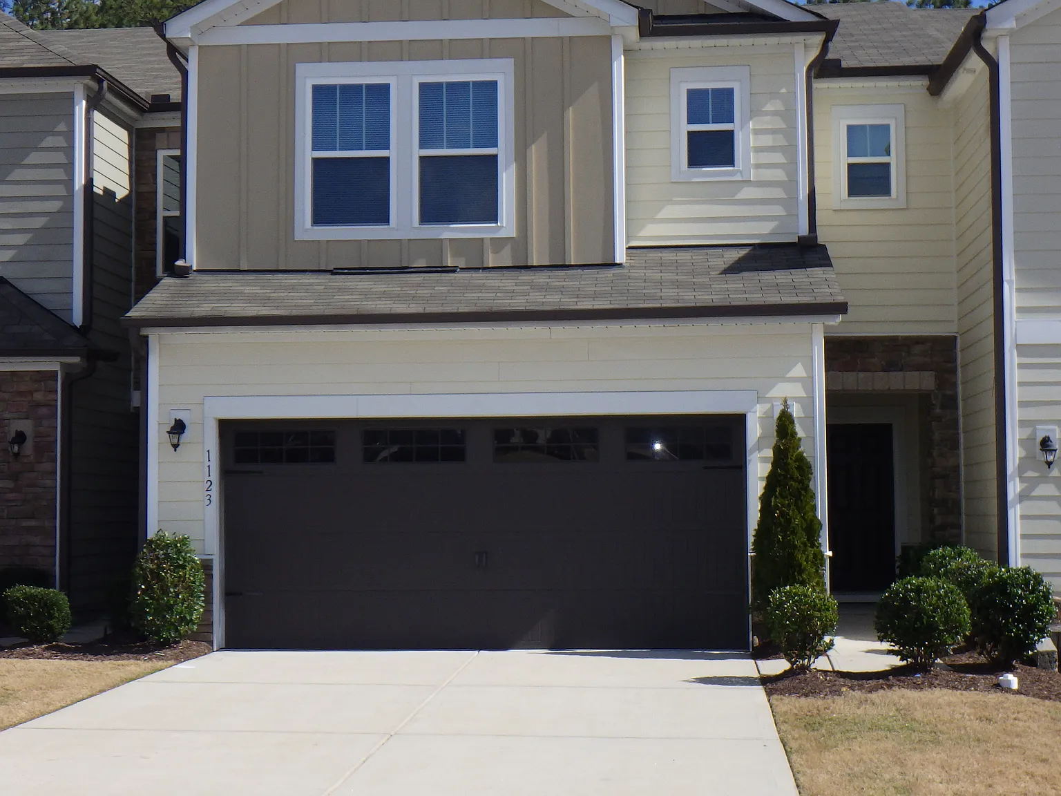 3 bed, 2.5 bath, 1804 sqft, $2,100 — Photo 2