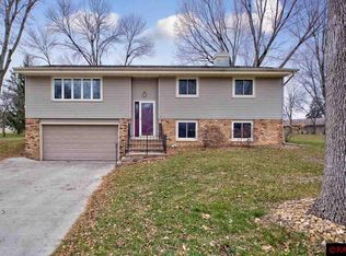 421 S Park Ln, Le Sueur, MN 56058