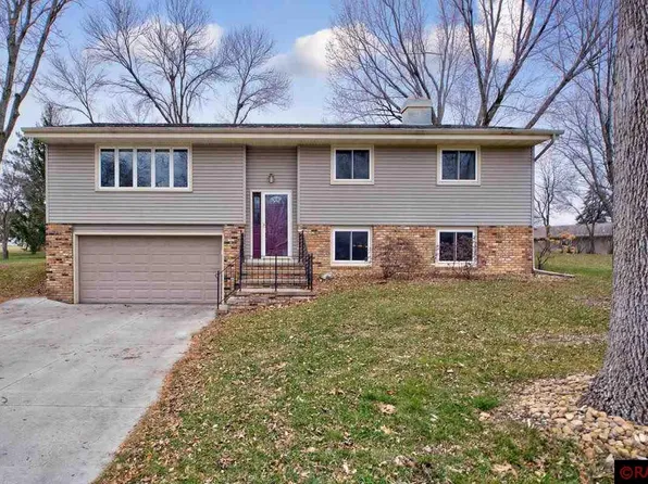 421 S Park Ln, Le Sueur, MN 56058