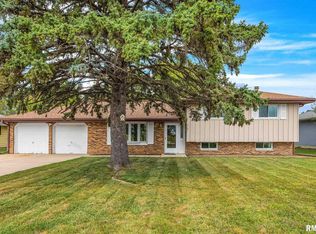 7701 W Plank Rd, Peoria, IL 61604