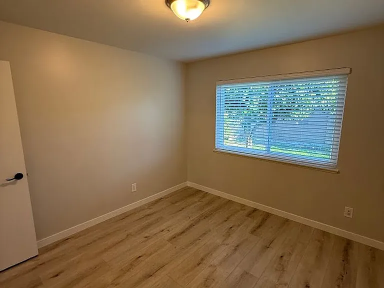 15148 Oro Grande St — Photo 31