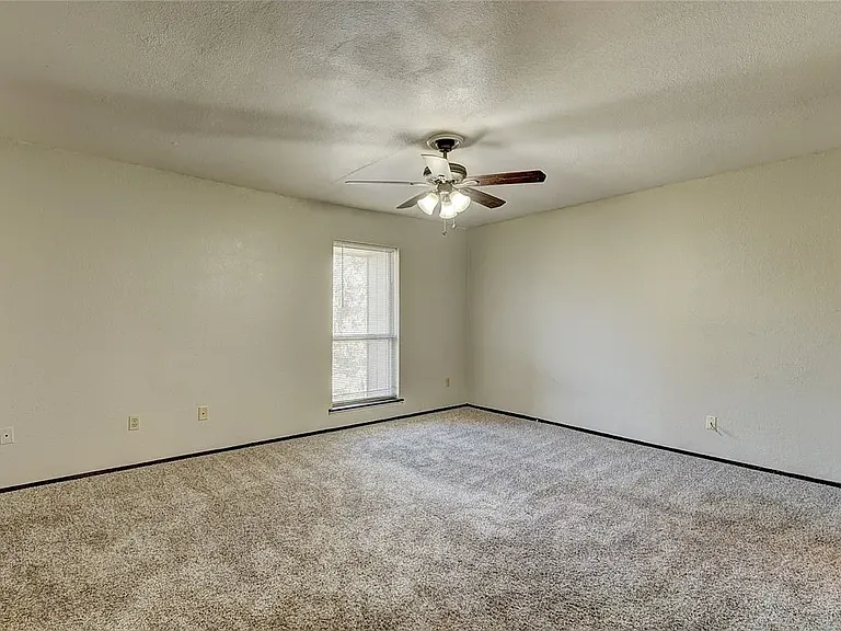 4049 NW 34th St #4049 — Photo 11