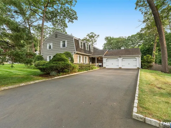 191 Wierimus Ln, Hillsdale, NJ 07642