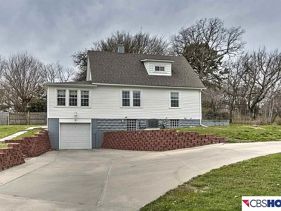 2nd image of 1320 Bellevue Blvd N