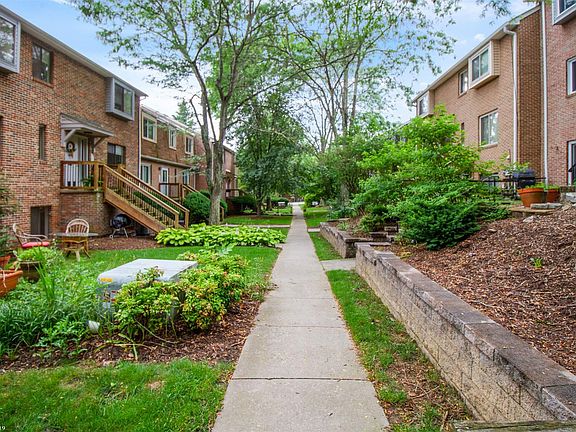 2nd image of 1723 Donlee Dr #1723