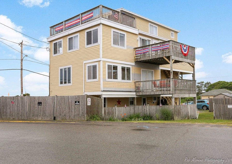 1st image of 140 Railroad Ave APT 2