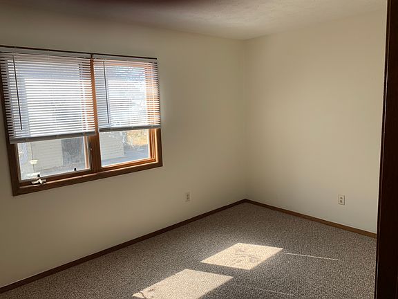 4th image of 1026 W 23rd St