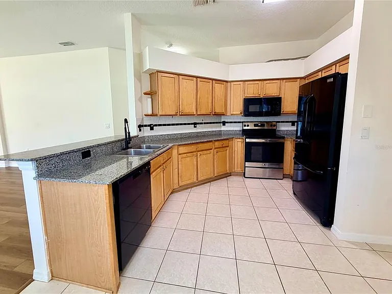 7838 Carriage Pointe Dr — Photo 4