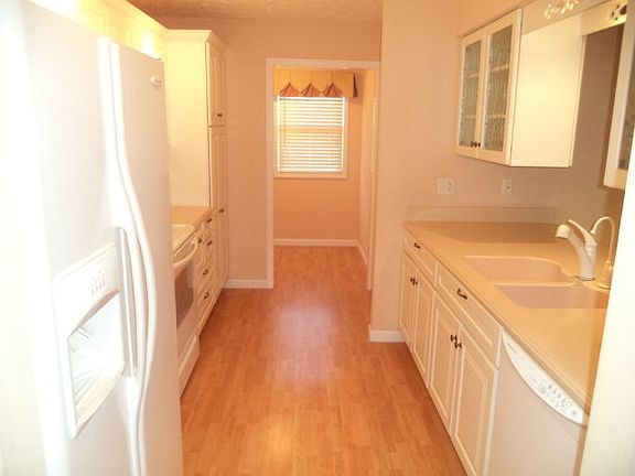 3rd image of 53 McCullough Blvd