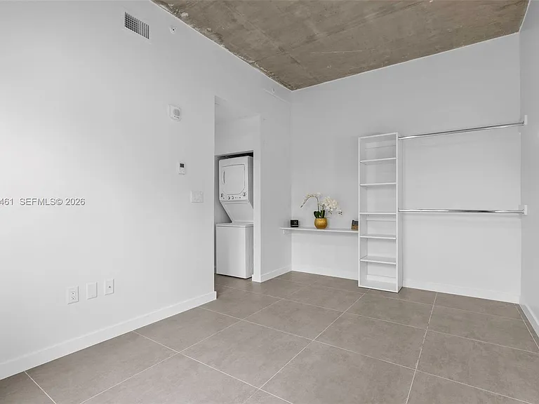 315 NW 32nd St #302 — Photo 14