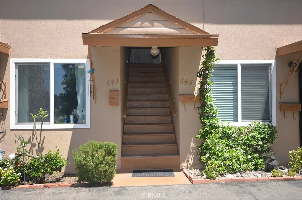 1 bed, 593 sqft, $2,050 — Photo 1