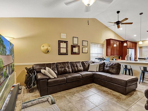 2nd image of 88 Via De Casas Norte