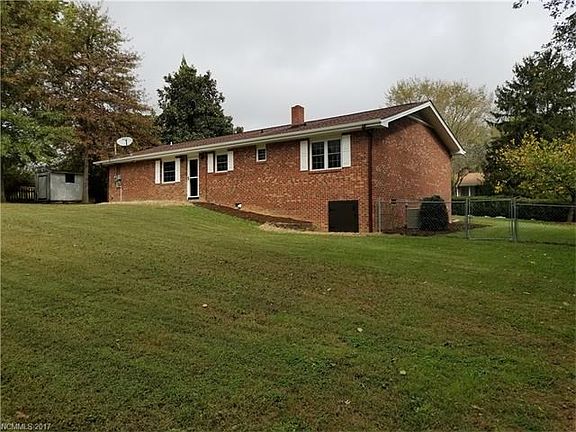 huge backyard fully fenced