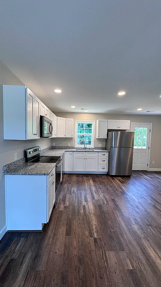 3 bed, 1608 sqft, $1,795 — Photo 2