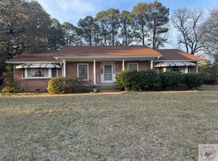 821 Redwater Rd, Wake Village, TX 75501