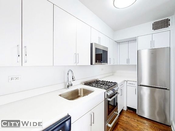 4th image of 96 5th Ave #18P