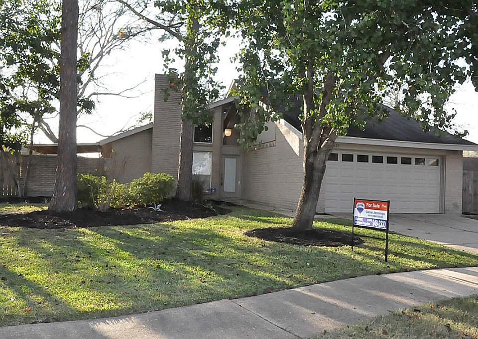 1st image of 623 Magnolia Bnd