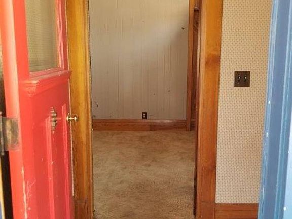 4th image of 208 S 6th St