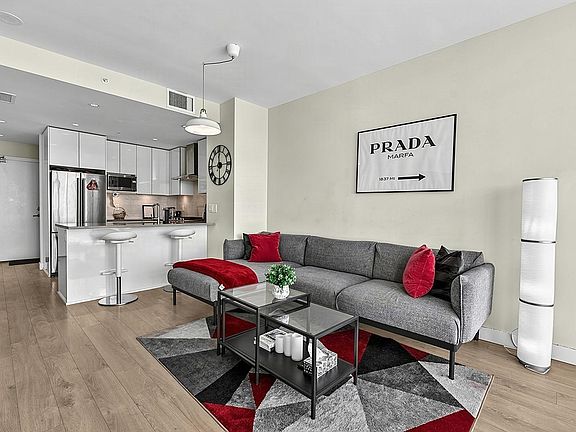 4th image of 1788 Gilmore Ave #3903