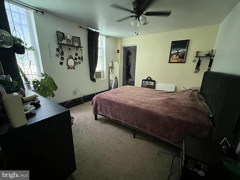 262 W Apsley St #1 — Photo 2