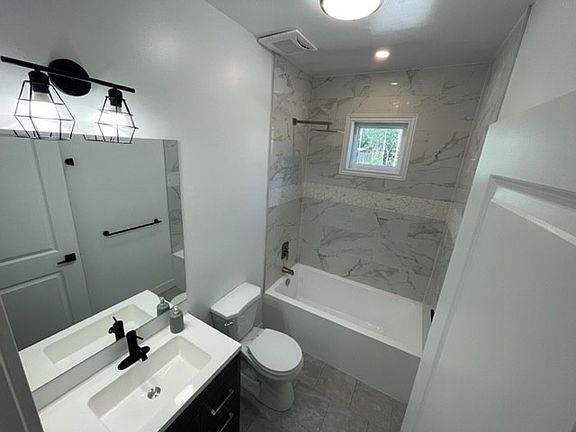 5th image of 54 Marilyn Ave S