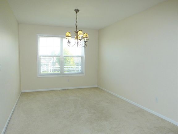 3rd image of 6736 Avalon Dr SE