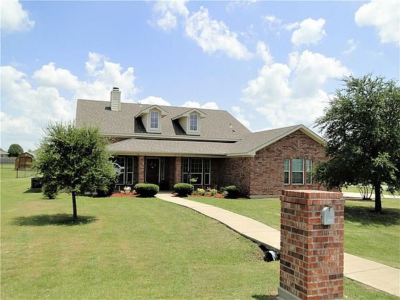 3rd image of 121 Meadow Park Dr