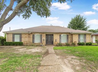 3015 Lawrence Ave, Nederland, TX 77627