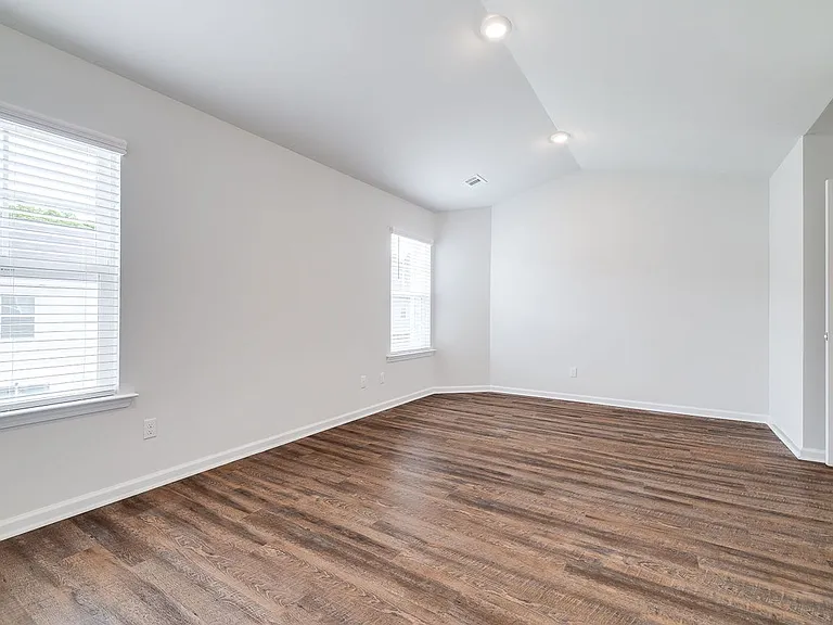 8 Red Robin Ct — Photo 18