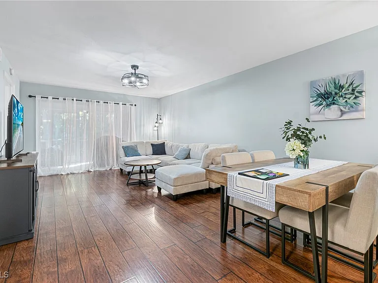 28280 Pine Haven Way #91 — Photo 4