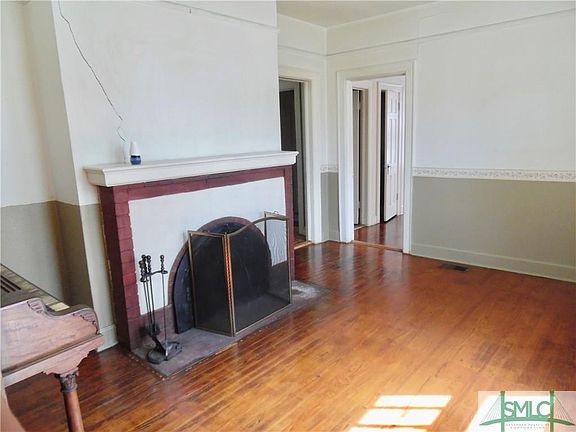 3rd image of 16 Rowe Ave