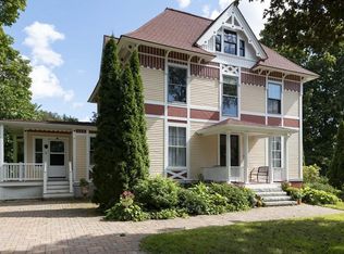 9 Maple Pl, Foxboro, MA 02035
