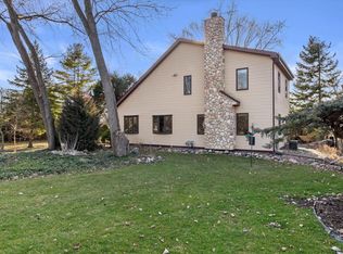 4150 Goleys Ln, Racine, WI 53404