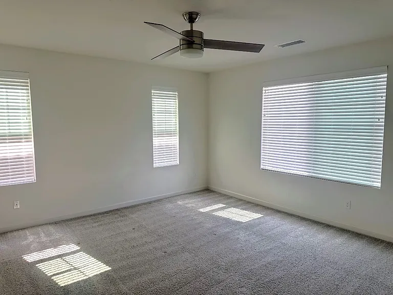 1014 W Buttercup Ln — Photo 15