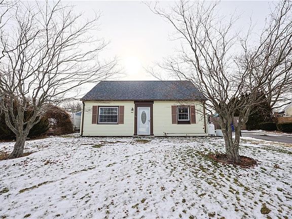 3rd image of 30 Sowams Dr