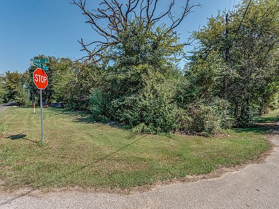 2nd image of 801 Shirey Ln