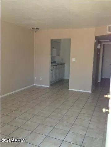 2 bed, 1.0 bath, 690 sqft, $1,025 — Photo 3
