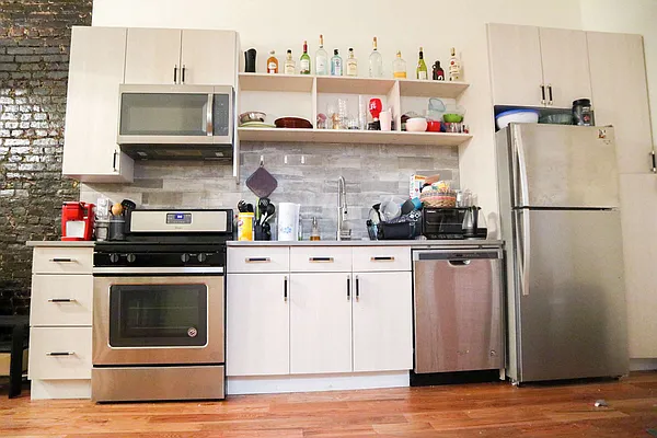 Rented by Lofts and Flats LLC | media 37