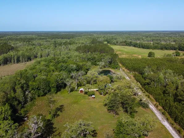 791 NE 276th St, Old Town, FL 32680