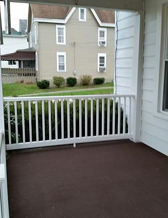 4th image of 539 Alexander St