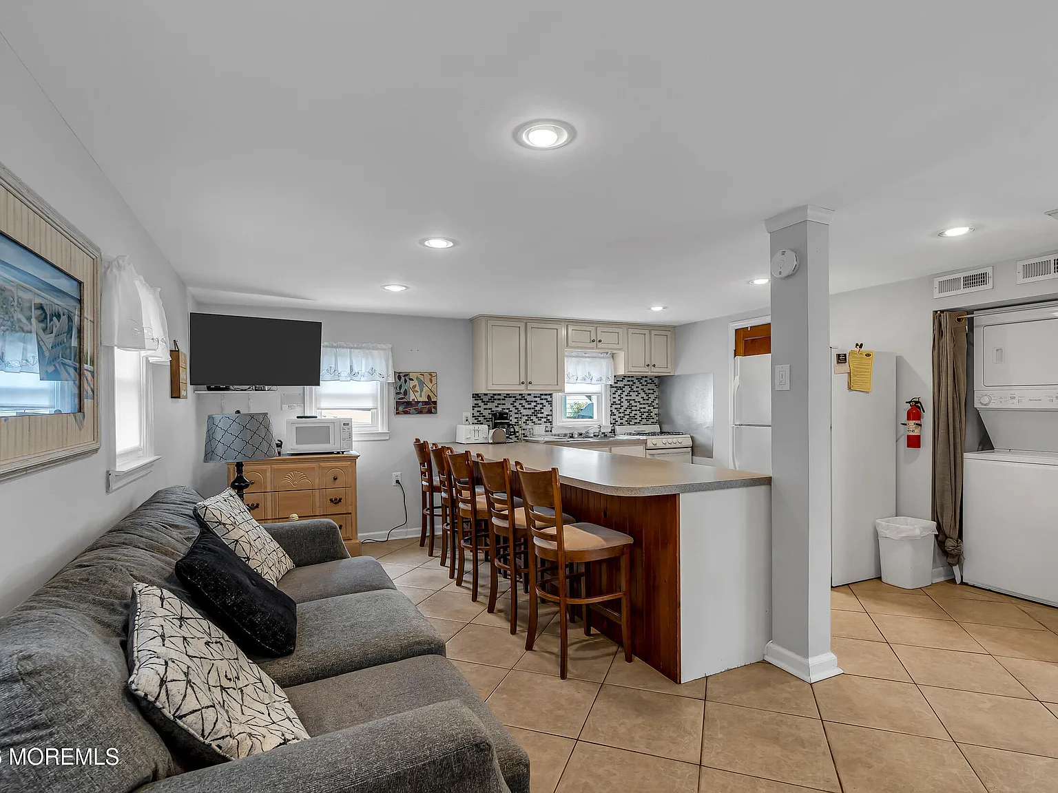 3 bed, $2,900 — Photo 2