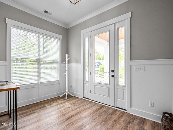 5th image of 7913 Breeze Way