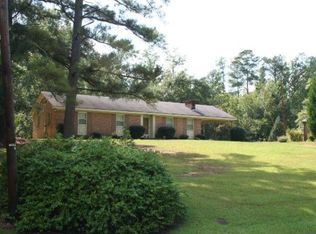 2812 Montclair Cir, Sanford, NC 27332