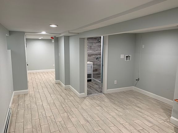 4th image of 10922 157th St