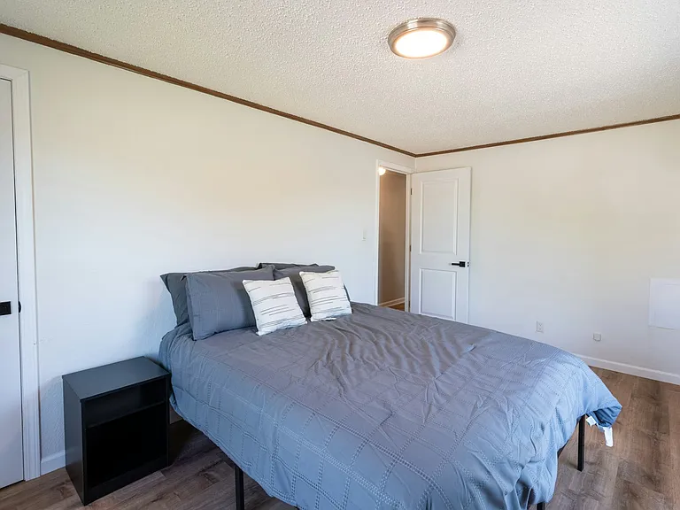 2399 Twin Rivers Point — Photo 9
