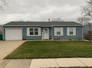 633 Montrose Dr, Romeoville, IL 60446