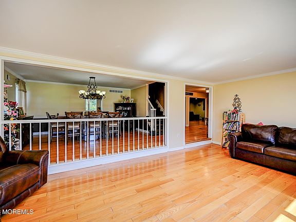 4th image of 23 Red Hawk Road S